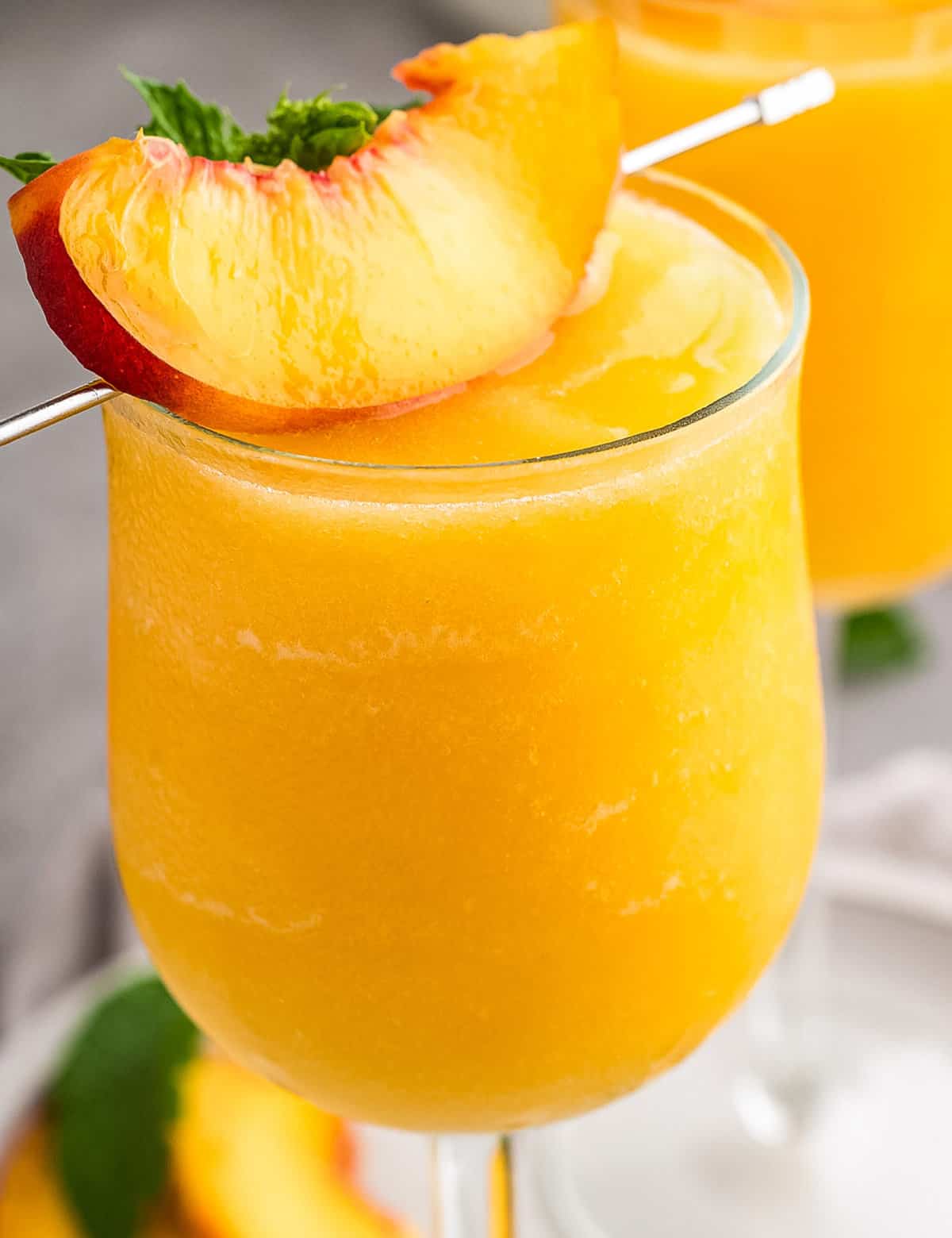 Frozen Peach Bellini: Virgin Options & Choosing Your Best Wine